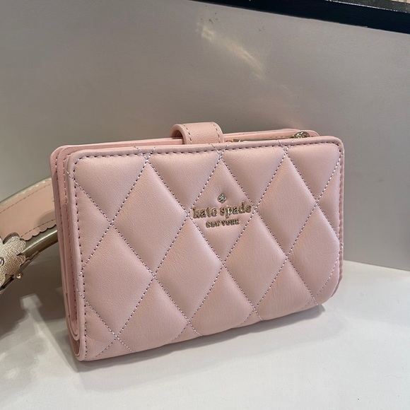 Kate Spade Carey Medium Compartment Bifold Wallet
COLOR: Conch Pink - Picture 1 of 16